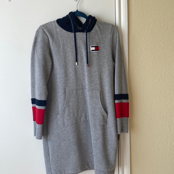 Dress - Picture 1 of 3